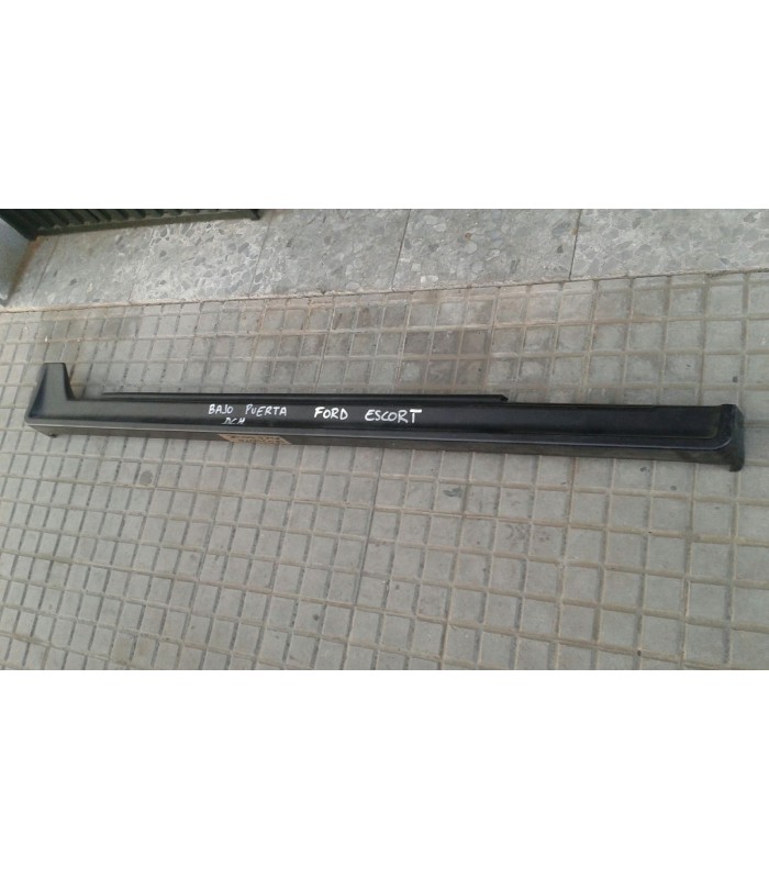 BAJO PUERTA DERECHO FORD ESCORT