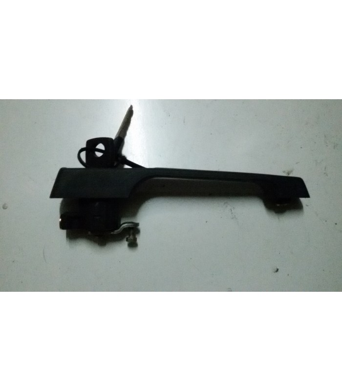 MANETA EXTERIOR IZQUIERDA  MB 100-130 CON LLAVE